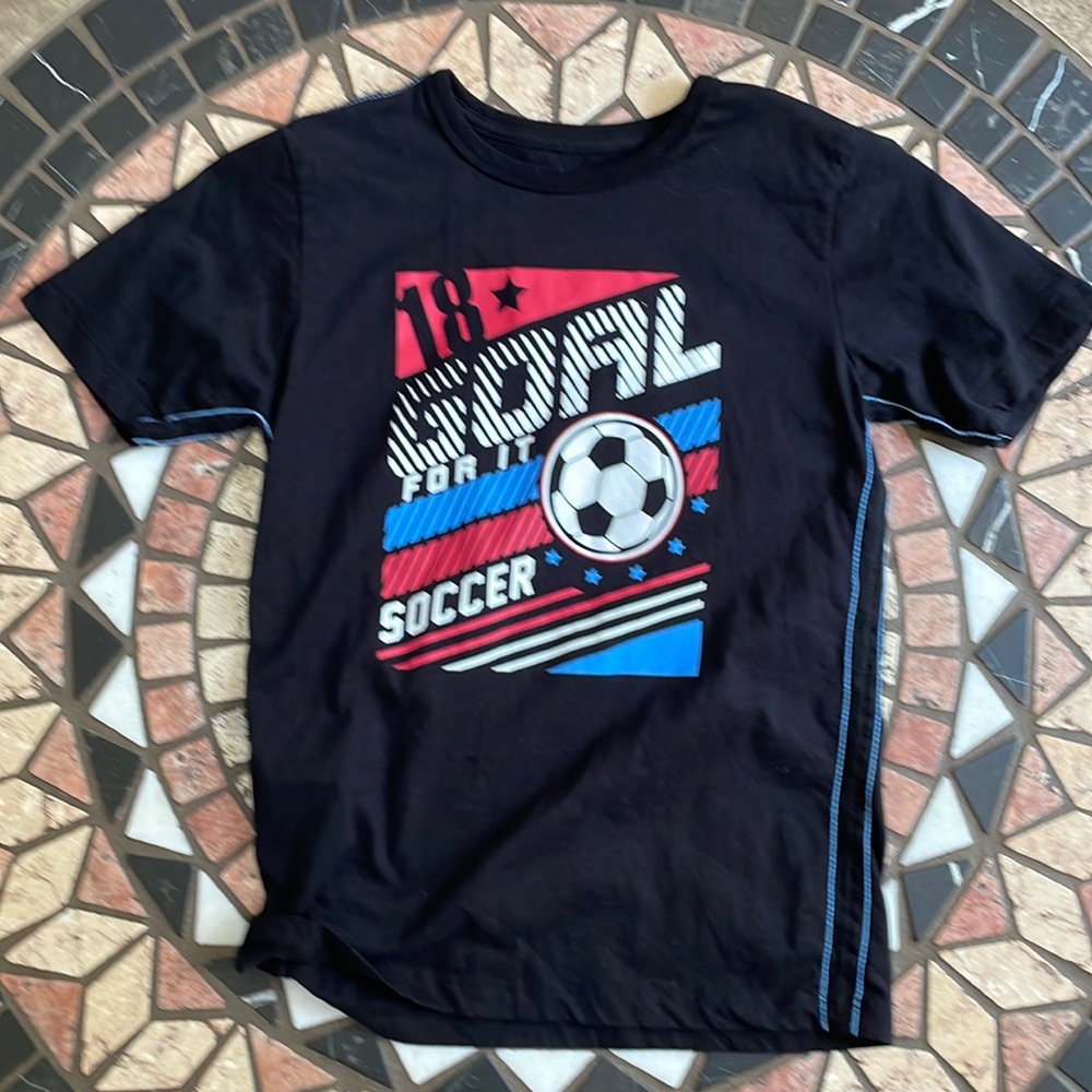Kidpik soccer T-shirt. Size 12